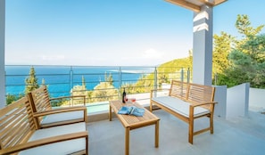 Villa, 3 Schlafzimmer, eigener Pool, Meerblick | Balkon