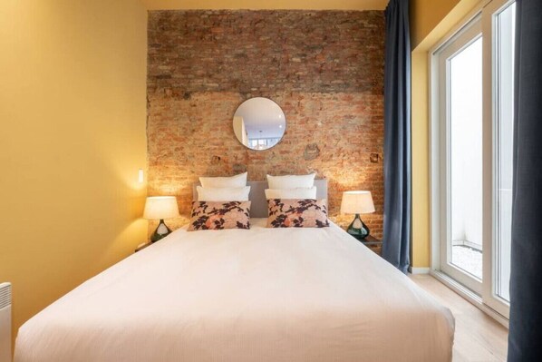1 Schlafzimmer, Schreibtisch, Bügeleisen/Bügelbrett, Reisekinderbett