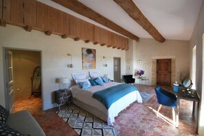 Doppel- oder Zweibettzimmer (La Rouviere) | Individuell dekoriert, individuell eingerichtet, Schreibtisch