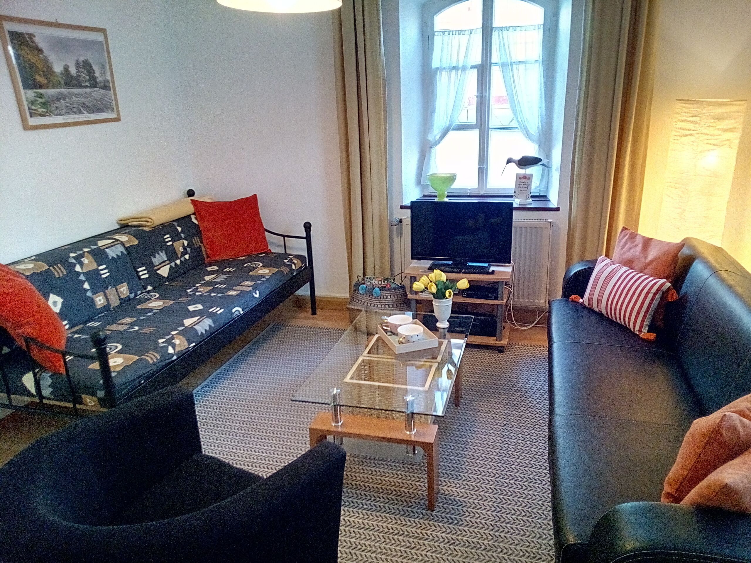 Nice city apartment quiet yet close to the center, only 300m from the train station