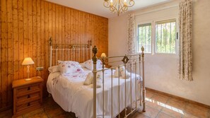 3 Schlafzimmer, Bügeleisen/Bügelbrett, Reisekinderbett, WLAN