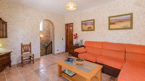 تلفزيون، مدفأة، مشغل دي في دي، ستيريو