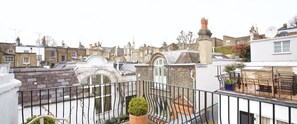 Property grounds - Kensington House for holiday rentals (London)