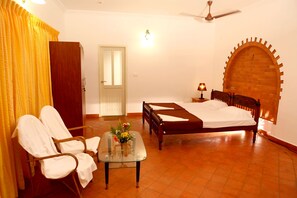 Deluxe Double or Twin Room | In-room safe, individually decorated, individually furnished, desk - Sivasoorya Ayurveda Healing Ashram (Thiruvananthapuram)