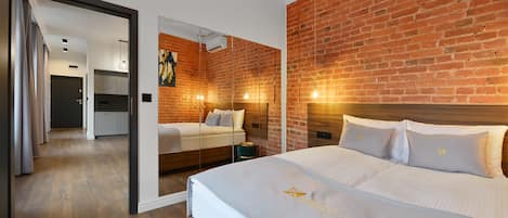 Deluxe Apartment, Balcony (1) | 1 bilik tidur, peralatan tempat tidur premium, kalis bunyi