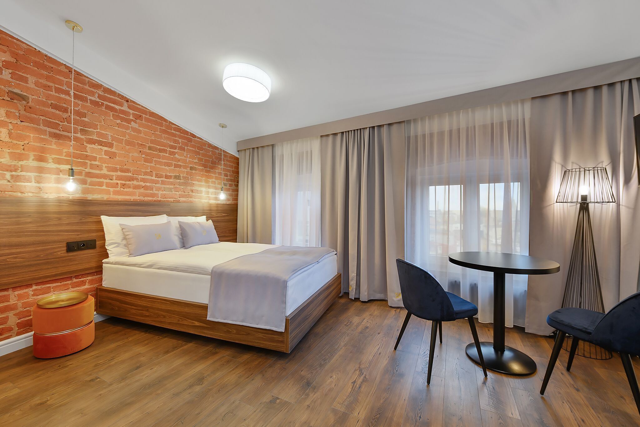 Premium bedding, soundproofing, iron/ironing board, free WiFi
