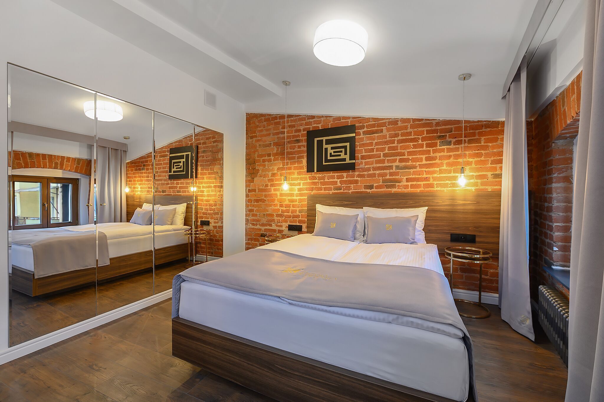 Premium bedding, soundproofing, iron/ironing board, free WiFi