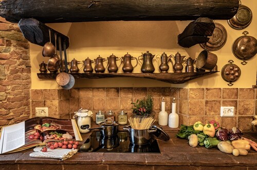 Apt. THE CAPTAIN - "Brunelleschi Manor" Medieval Apartments Resort