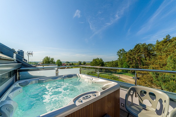 Penthouse (12) | Tab spa persendirian