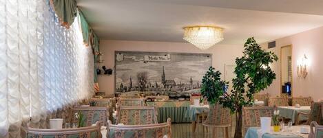 Daily buffet breakfast (EUR 7.00 per person)