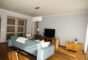 TV, DVD player