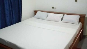 Unclassified image, 3 of 5, button - HOTEL LA RESIDENCE DE L'AEROPORT (Cotonou)