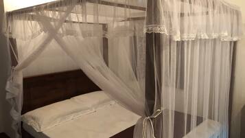 4 多间卧室、办公桌、熨斗/熨衣板、旅行婴儿床