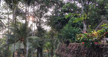 Baddegama, Kiribathawila; Colonial Style Villa close to Hikkaduwa Beach