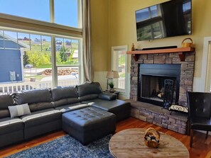 Smart TV, fireplace, video games, DVD player