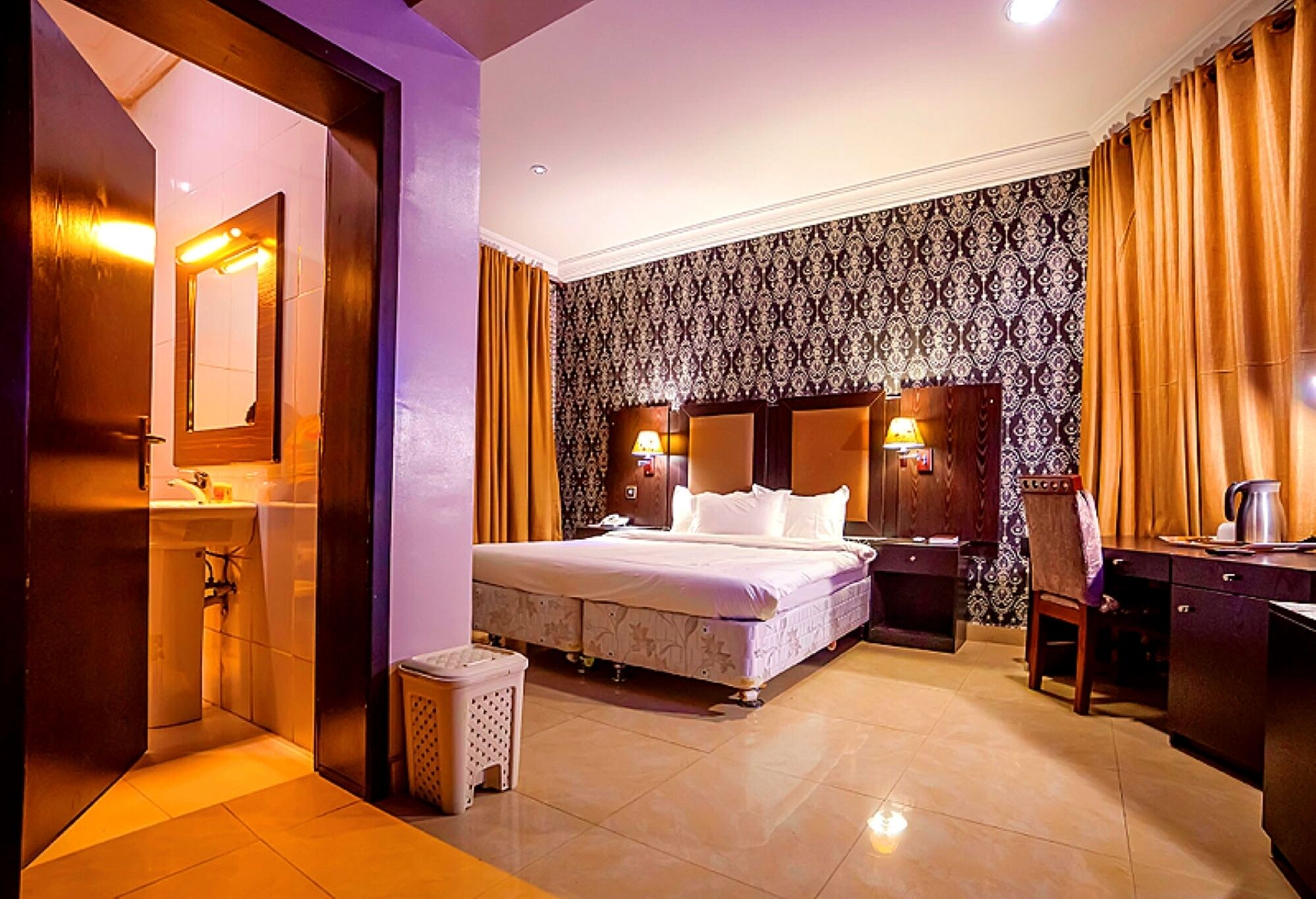 Executive Room | Egyptian cotton sheets, premium bedding, Tempur-Pedic beds