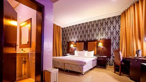 Executive Room | Egyptian cotton sheets, premium bedding, Tempur-Pedic beds, desk - First B&R Hotel (Uyo)