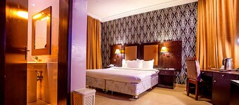 Aliz Ambruz Hotel