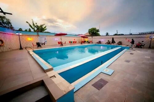 Aliz Ambruz Hotel