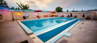 Aliz Ambruz Hotel
