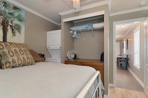 1 bedroom, iron/ironing board, free WiFi, bed sheets - Porter's Cottage....Tiny Home Located At Stillwater Ranch (Laurel Hill)