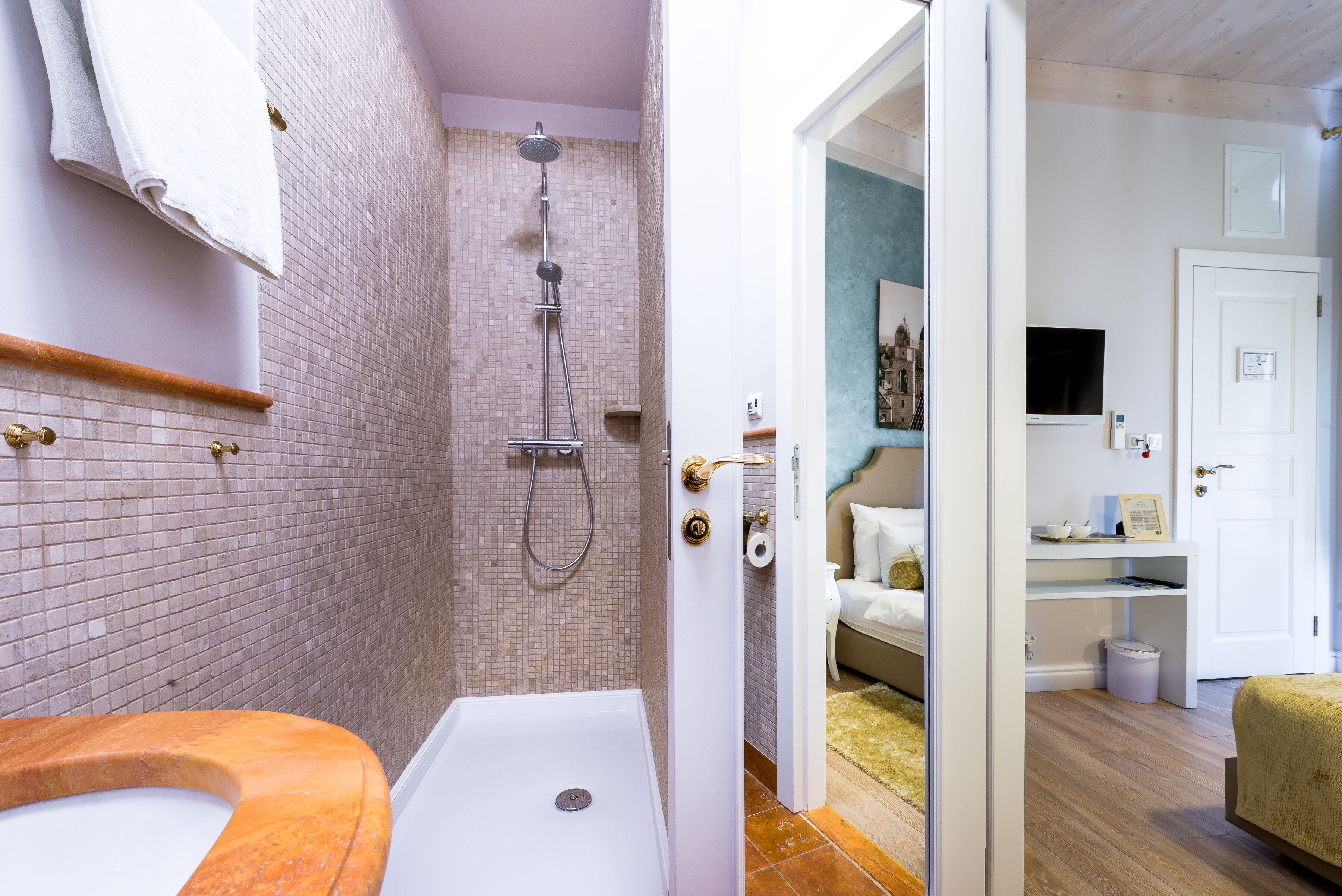 Photo - Dominus Little Palace