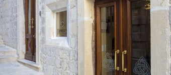 Dominus Little Palace