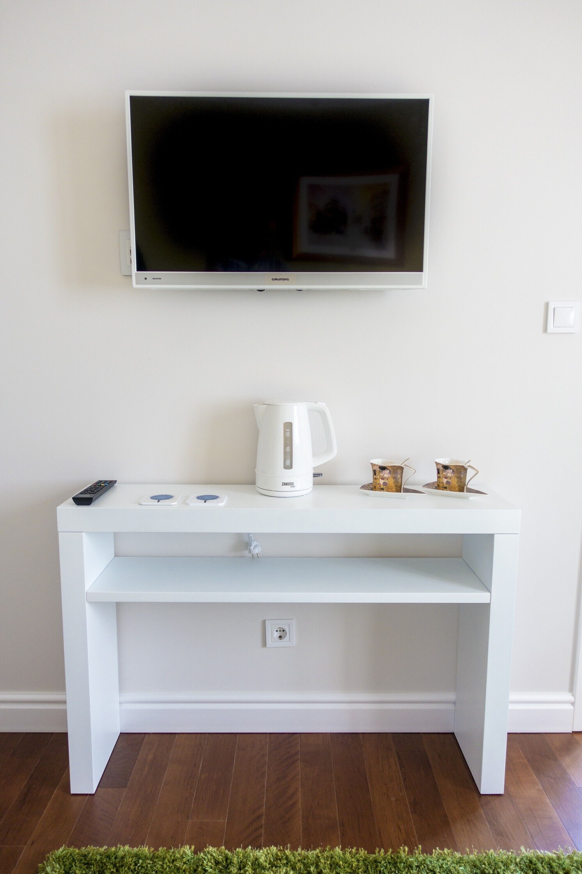 Photo - Dominus Little Palace