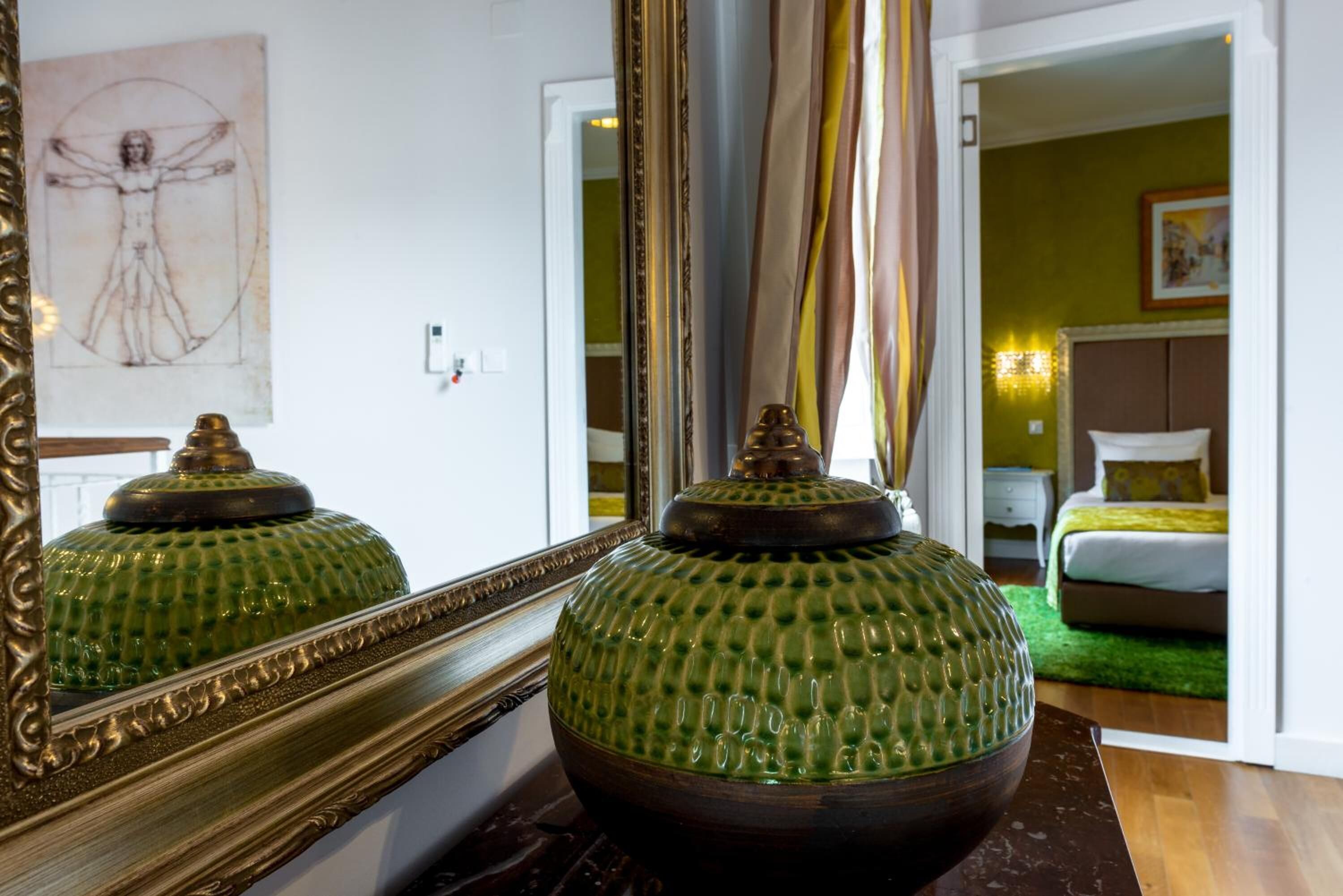 Photo - Dominus Little Palace