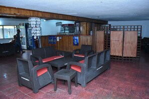 Lobby sitting area - OAU Conference Centre & Guest Houses Ltd (Ife)