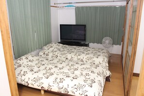 2 bedrooms, desk, iron/ironing board, free WiFi - Lets play on Wii 302 4 people OK wifi 4 beds with / Kasuga Fukuoka (Kasuga)