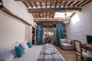 Junior-Suite (Tartufo) | Minibar, schallisolierte Zimmer, kostenloses WLAN, Bettwäsche