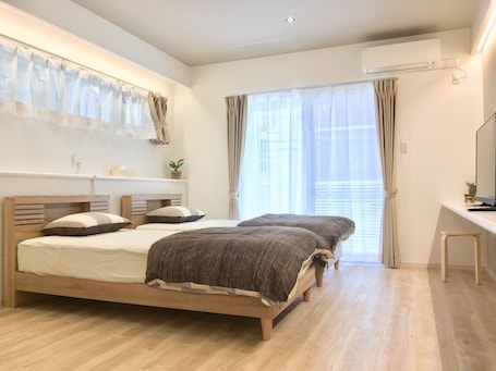 1 bedroom, desk, free WiFi, bed sheets. 2A A spacious room with 1 bedroom There are supe / Ginowan Okinawa