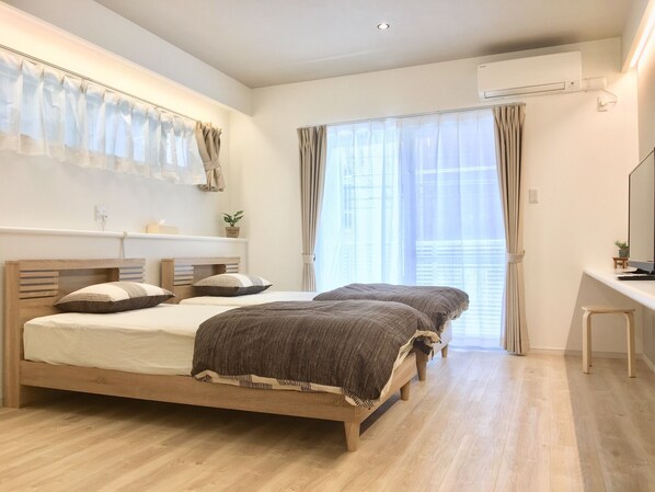 1 habitación, escritorio, wifi gratis y ropa de cama