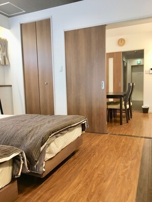 1 bedroom, desk, free WiFi, bed sheets