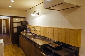 Fridge, microwave, stovetop, cookware/dishes/utensils