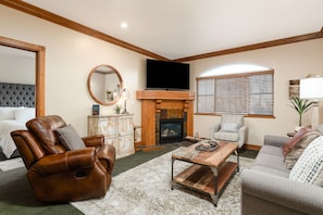 Smart TV, fireplace