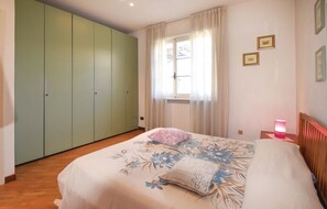 5 habitaciones, cuna de viaje, wifi gratis y ropa de cama 