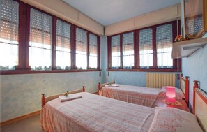 5 chambres, lit parapluie, Wi-Fi gratuit, draps fournis