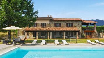 Piscina all'aperto