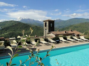 Outdoor pool - Costola, private pool, stunning mountain views. Chef on request. (Fosciandora)