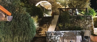 Costola, private pool, stunning mountain views. Chef on request.