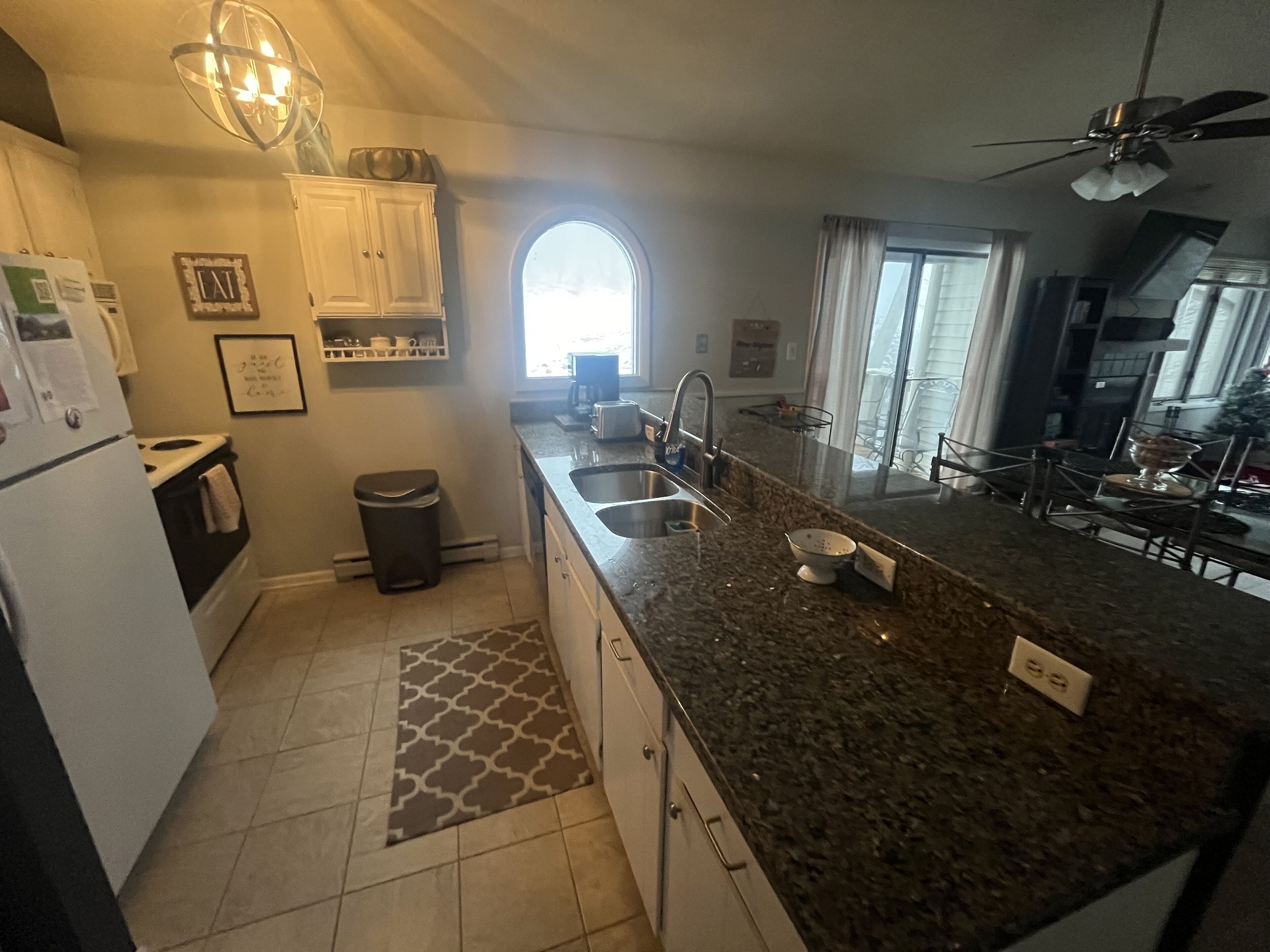 Coffee/tea maker, microwave, oven, stovetop