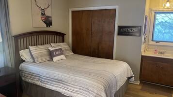 2 bedrooms, WiFi, bed sheets