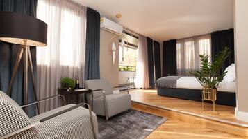 Junior Suite, Balcony | Minibar, in-room safe, blackout drapes, soundproofing