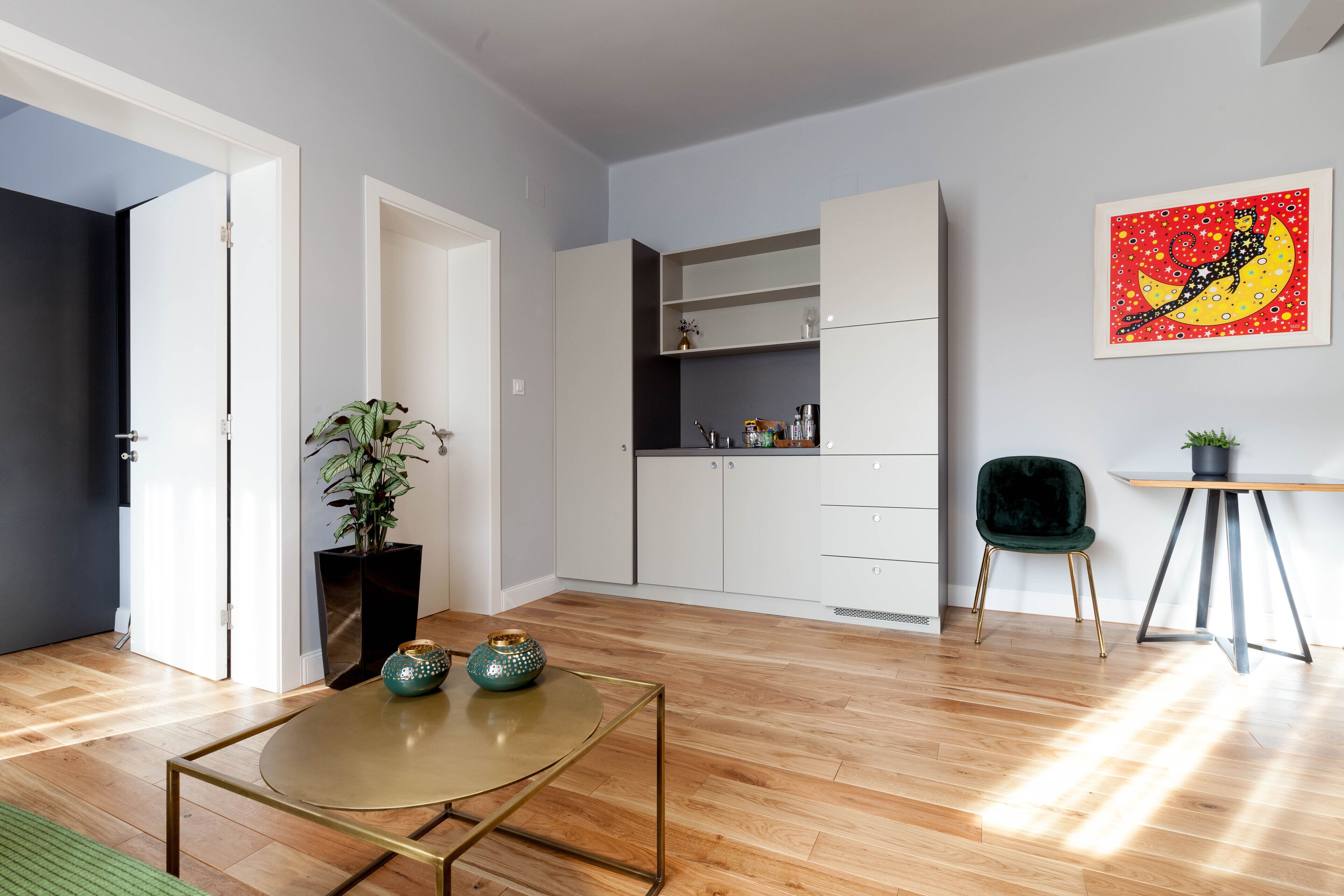 deluxe suite (inactive) | living area | 49-inch led tv with digital channels, tv