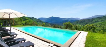 Vallecchia Sotto, 5 bed villa, private pool, great views, WIFI