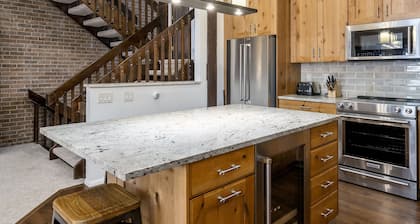 Moraine 27 Townhouse near Gondola by RedAwning