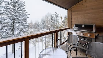 Townhome, 4 Bedrooms | BBQ/picnic Area