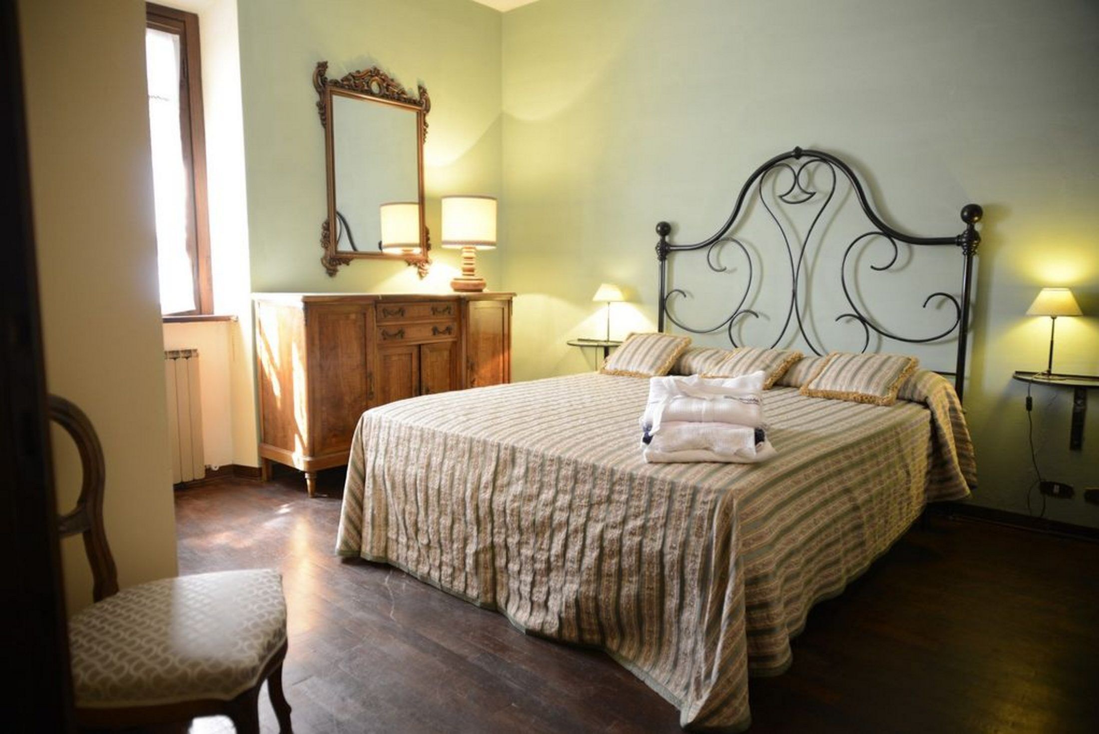 7 Schlafzimmer, Bügeleisen/Bügelbrett, kostenloses WLAN, Bettwäsche